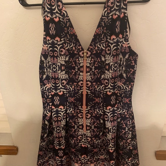Vince Camuto Dress NWT Gorgeous! - Picture 3 of 4